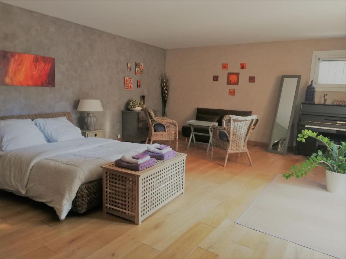 La Goutadou Bed and Breakfast Cabannes Eksteriør billede