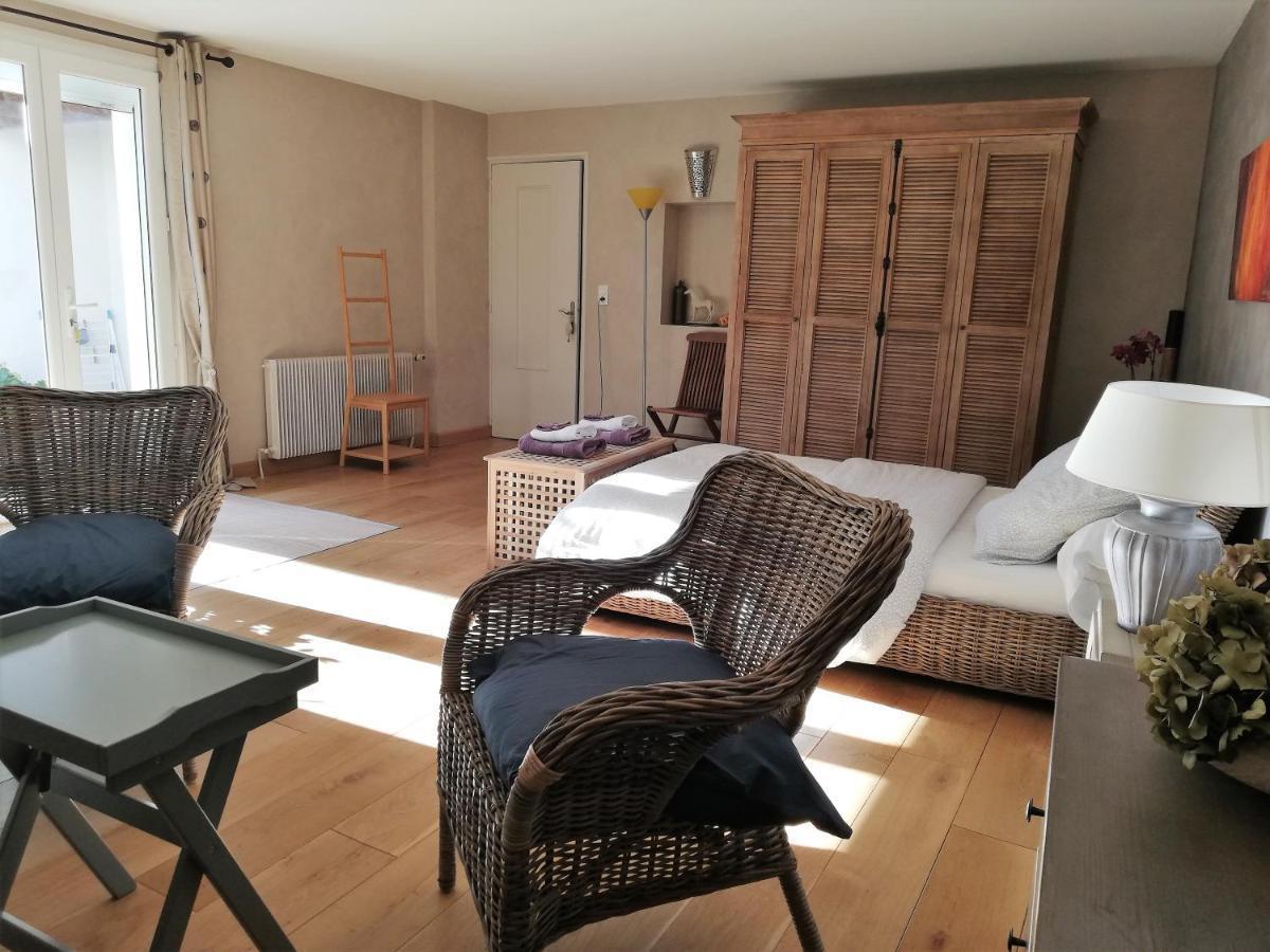 La Goutadou Bed and Breakfast Cabannes Eksteriør billede
