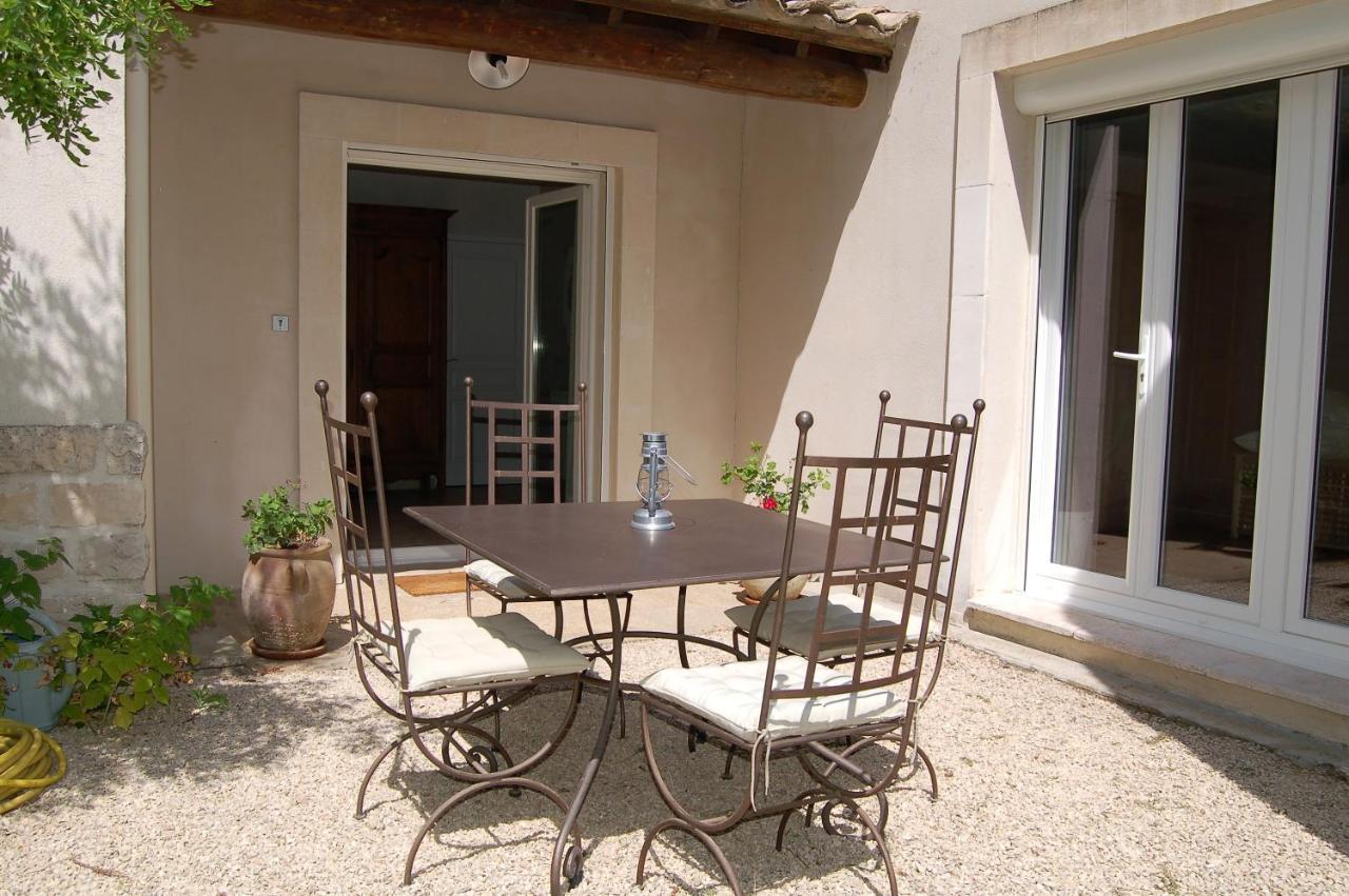 La Goutadou Bed and Breakfast Cabannes Eksteriør billede