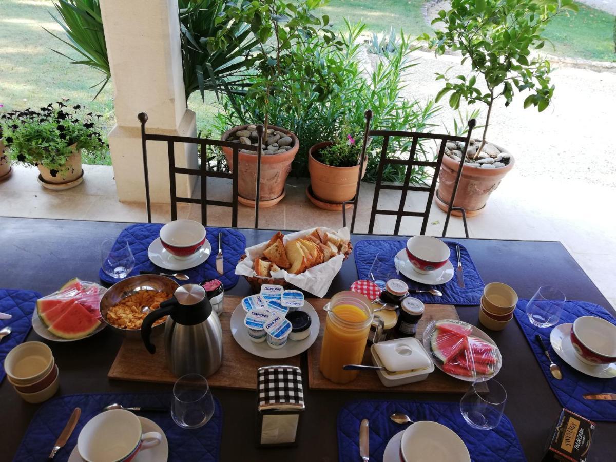 La Goutadou Bed and Breakfast Cabannes Eksteriør billede