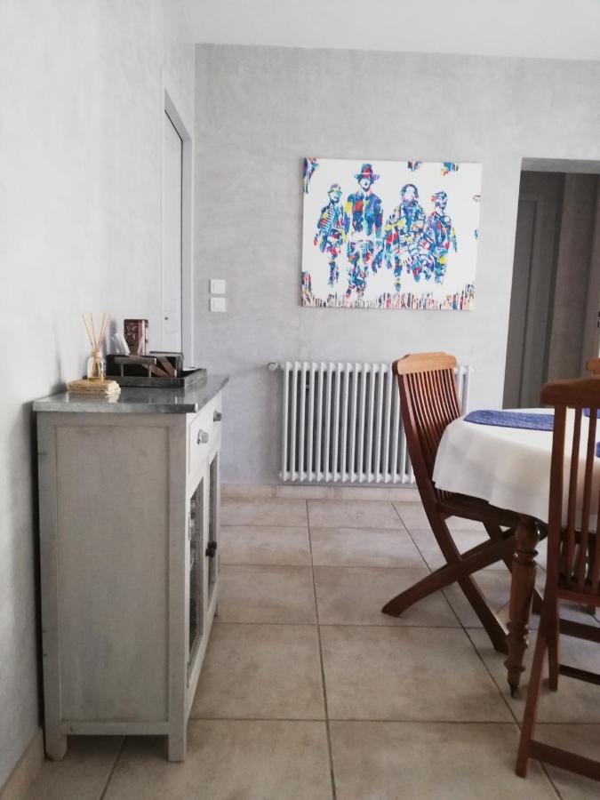 La Goutadou Bed and Breakfast Cabannes Eksteriør billede