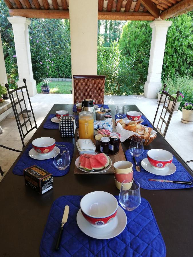 La Goutadou Bed and Breakfast Cabannes Eksteriør billede
