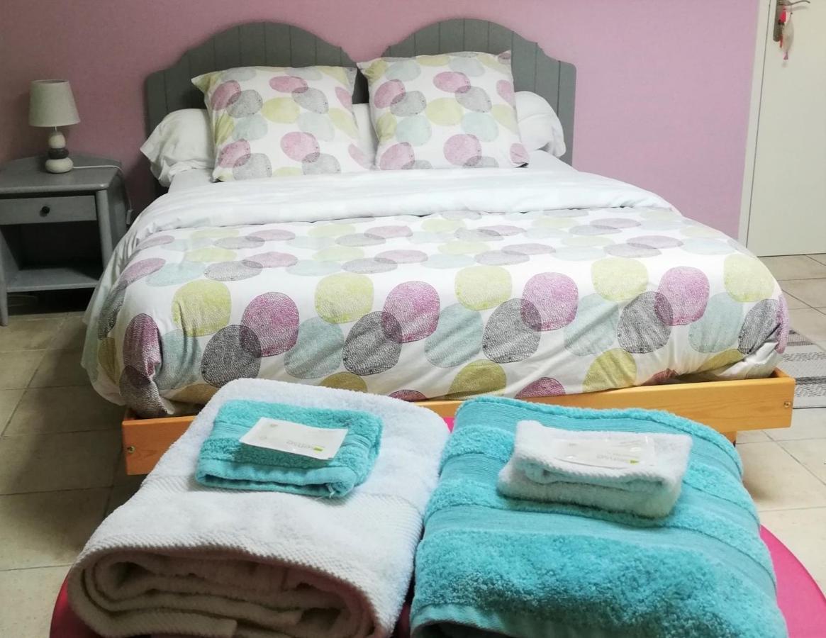 La Goutadou Bed and Breakfast Cabannes Eksteriør billede