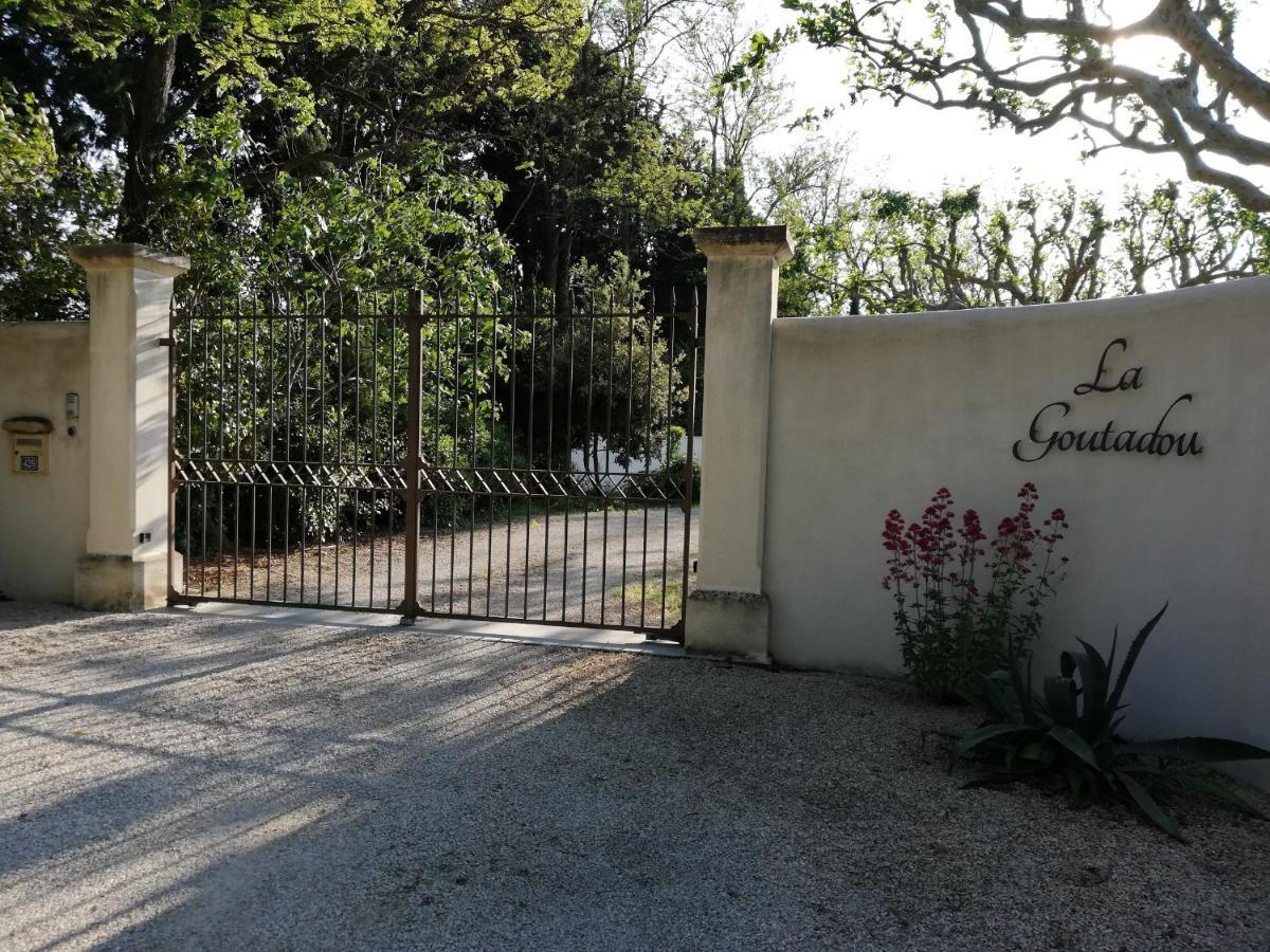 La Goutadou Bed and Breakfast Cabannes Eksteriør billede