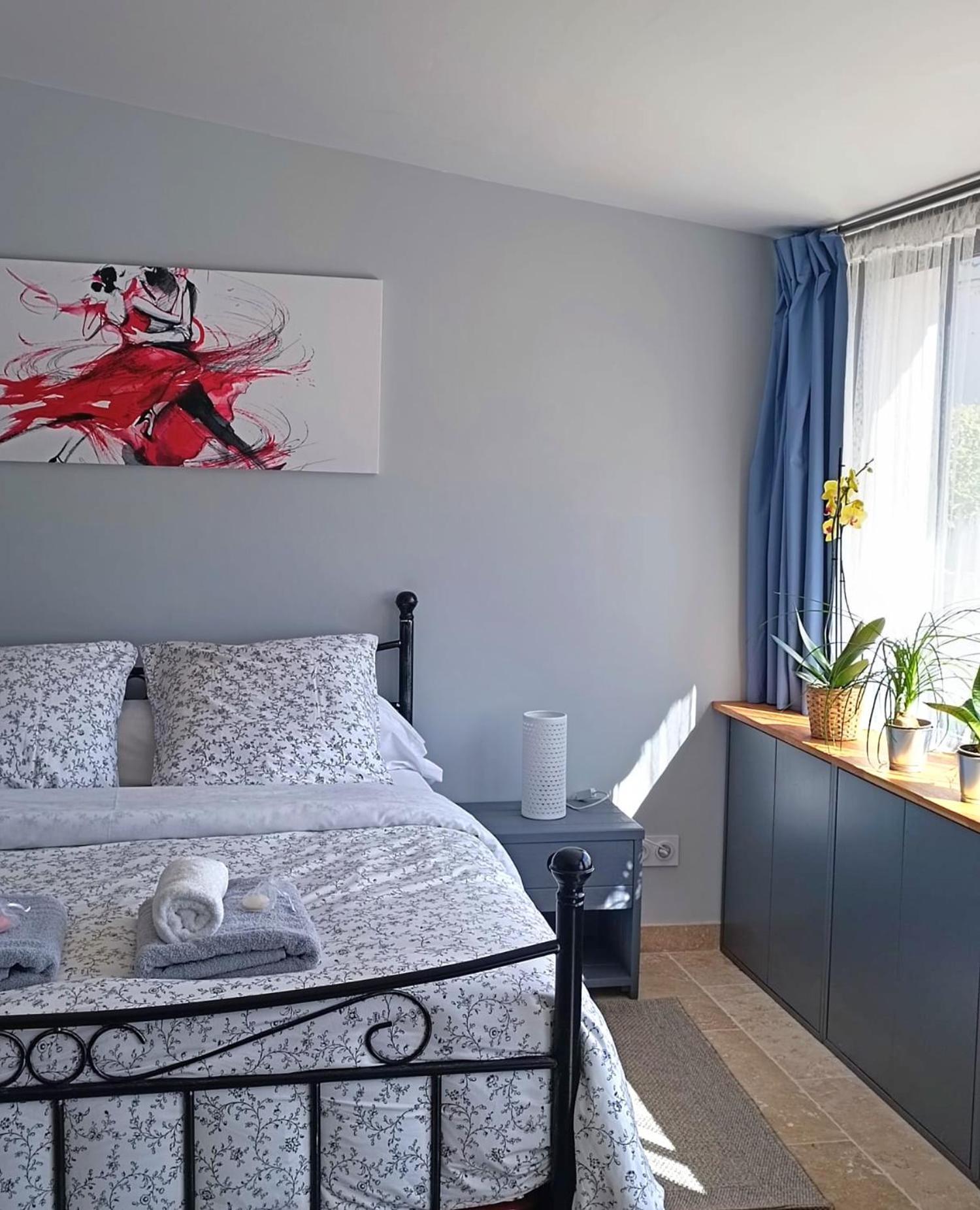 La Goutadou Bed and Breakfast Cabannes Eksteriør billede